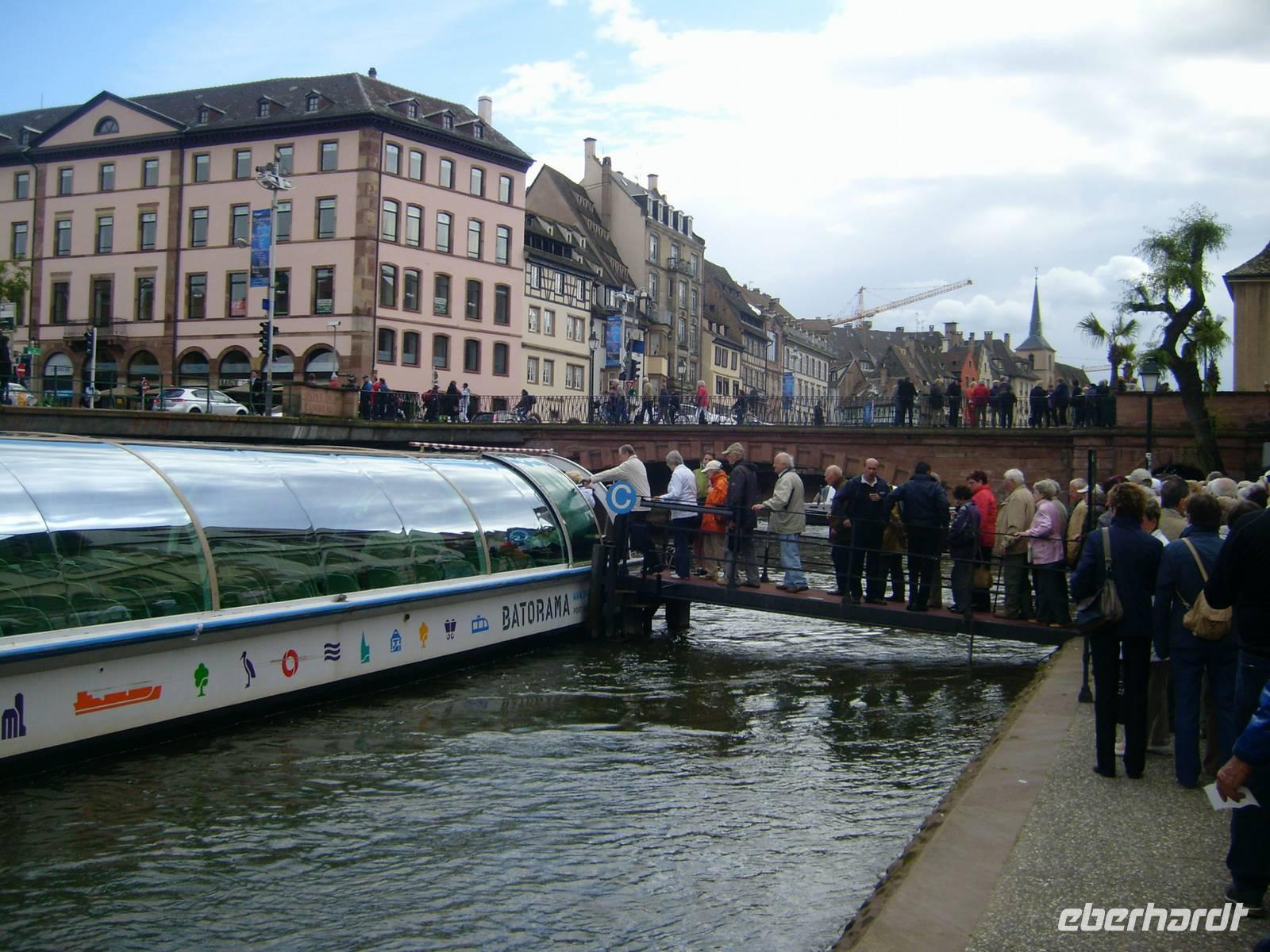 unsere Fahrt auf der Ill beginnt und dauert 90 Minuten