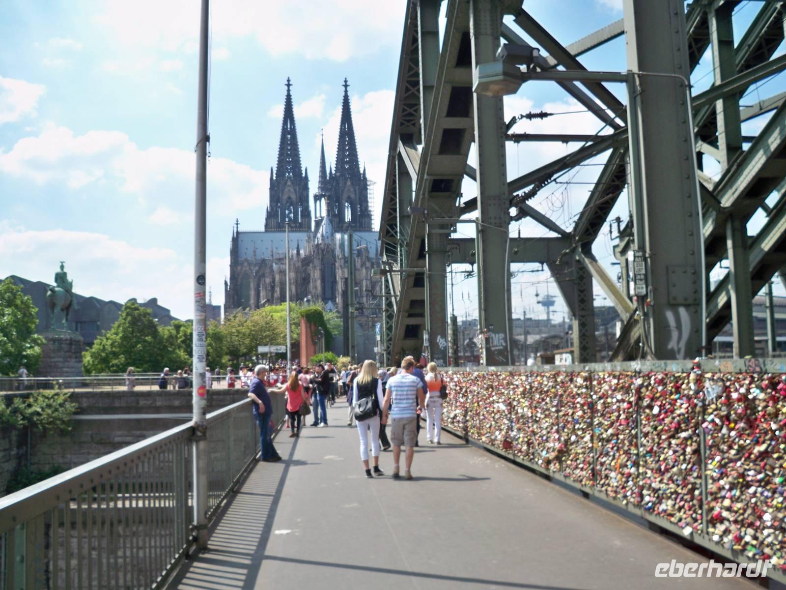 Blick von der Hohenzollernbrücke zum Dom
