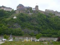 die Burg Rheinfels nebenan ein 5Sterne Hotel