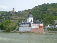 die Kaub mitten im Rhein