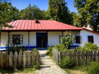 Im Folkloremuseum gibt es Bauernhäuser aus allen Regionen Rumäniens