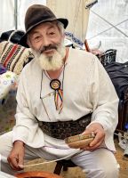 Souvenirverkäufer auf dem Markt in Bran