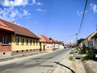 Harman, Honigberg, Dorfstraße im ländlichen Rumänien