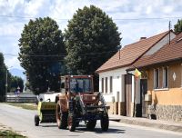 Dorfstraße in Honigberg