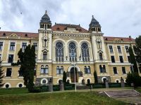 Eingangsbereich des Gymnasiums von Miercurea Ciuc