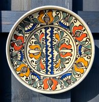 Rumänische Muster auf einem Teller