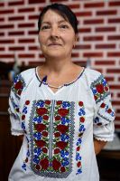 Rumänin mit Trachtenbluse in Cozia