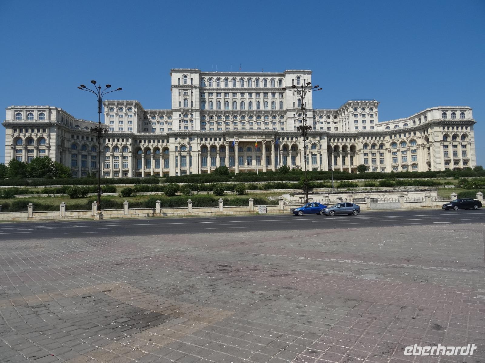 Bukarest -  ein letzter Blick auf das Parlament 