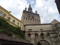 Deer Turm ragt über die Oberstadt