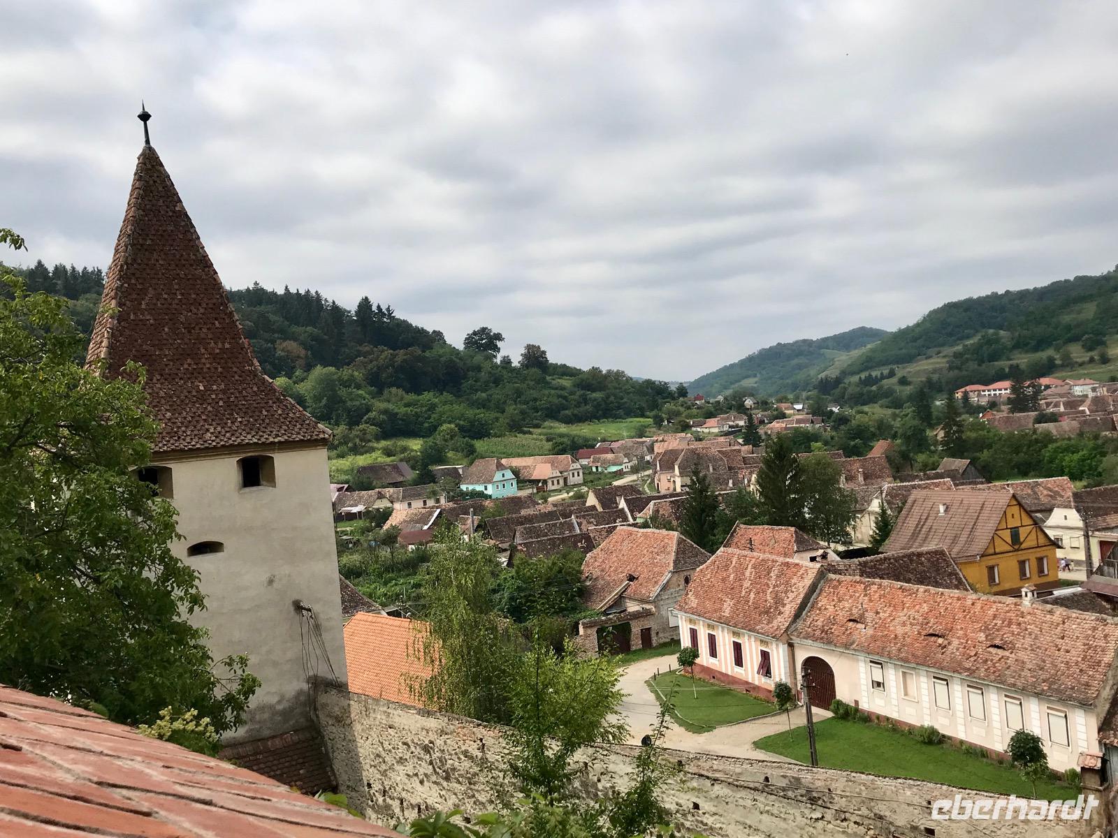 Biertan: Blick von der Kirchenburg auf die Stadt