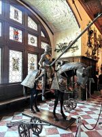 Rüstung für Pferd und Reiter im Schloß Peles, Sinaia