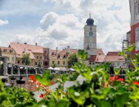 Blick auf den alten Rathausturm von Sibiu, Hermannstadt