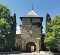 Eingang zum Kloster Moldovita