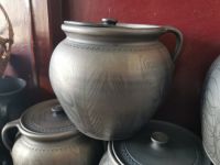 Traditionelles Handwerk aus schwarzem Ton