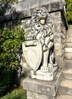 Eindrucksvolle Löwen am Schloßeingang, Peles