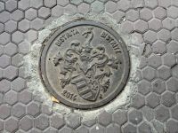 Neuer Straßendeckel 