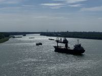 Fahrt über die Donau bei Braila