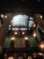 Lichtdurchflutete Aula Schloss Peles