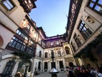 Innenhof des Schlosses Peles