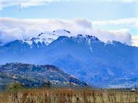 Auf den Gipfeln des Fagaras Gebirges liegt bereits Schnee