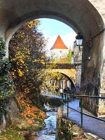 An der alten Wehrmauer von Brasov unterwegs