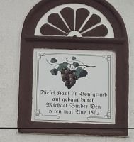 An den Häusern in Baasen sehen wir deutsche Inschriften &ndash; &copy; Gunter Looß (Eberhardt TRAVEL)