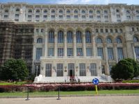 Bukarest, Seiteneingang des Parlamentspalast &ndash; &copy; Vivian Kreft (Eberhardt TRAVEL)