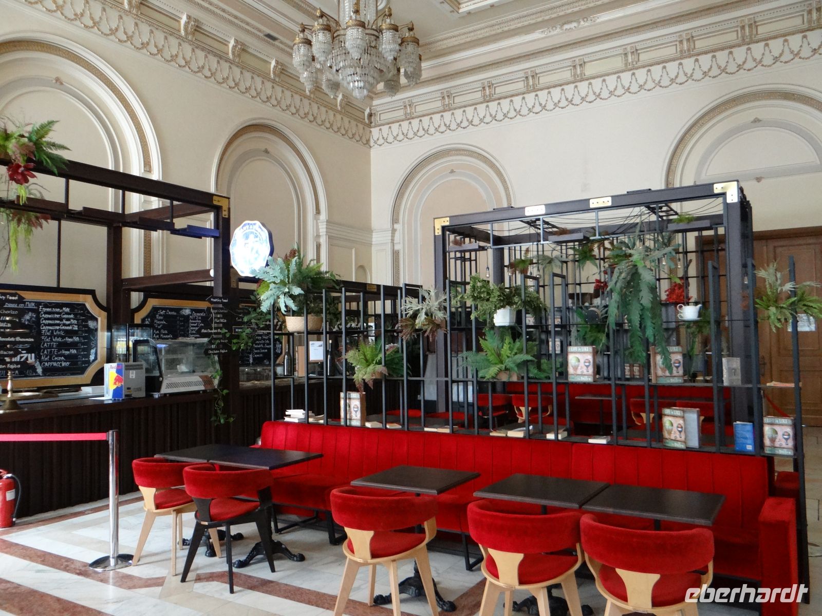 Bukarest, Caféteria im Parlamentspalast &ndash; &copy;  (Eberhardt TRAVEL)