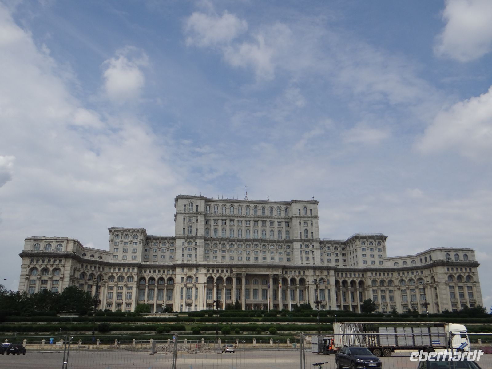 Bukarest, der Parlamentspalast in seiner vollen Größe XXX…L &ndash; &copy;  (Eberhardt TRAVEL)