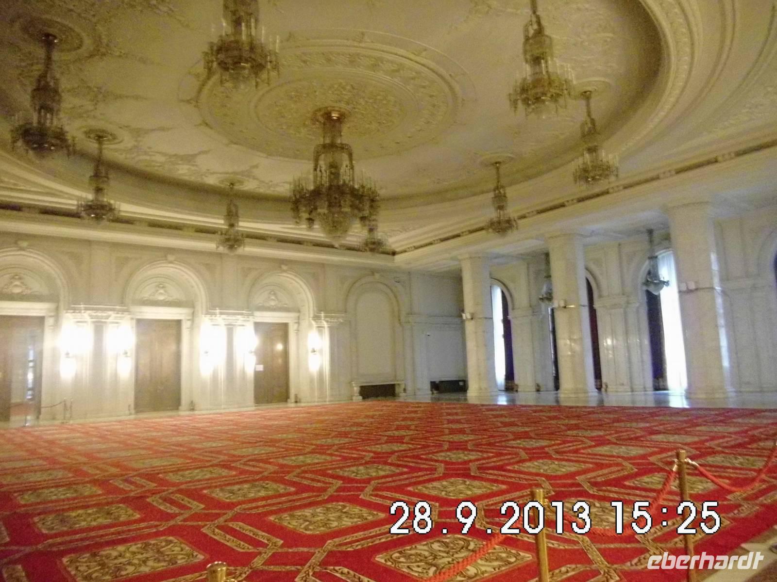 ein Saal größer als der andere