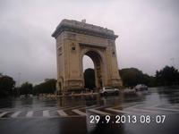 Triumphbogen im Regen