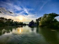 Die Sonne geht im Donaudelta unter