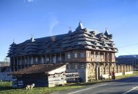 Romapalast auf dem Weg nach Biertan