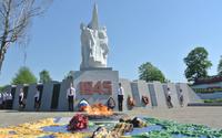 Kriegsdenkmal Mahnwache am Nationalfeiertag am 09.05.2016 vor Tilsit 