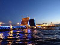 Lichterfahrt - Öffnung der Palastbrücke um 01:25 Uhr