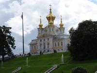 Peterhof - Blick auf die Palastkirche