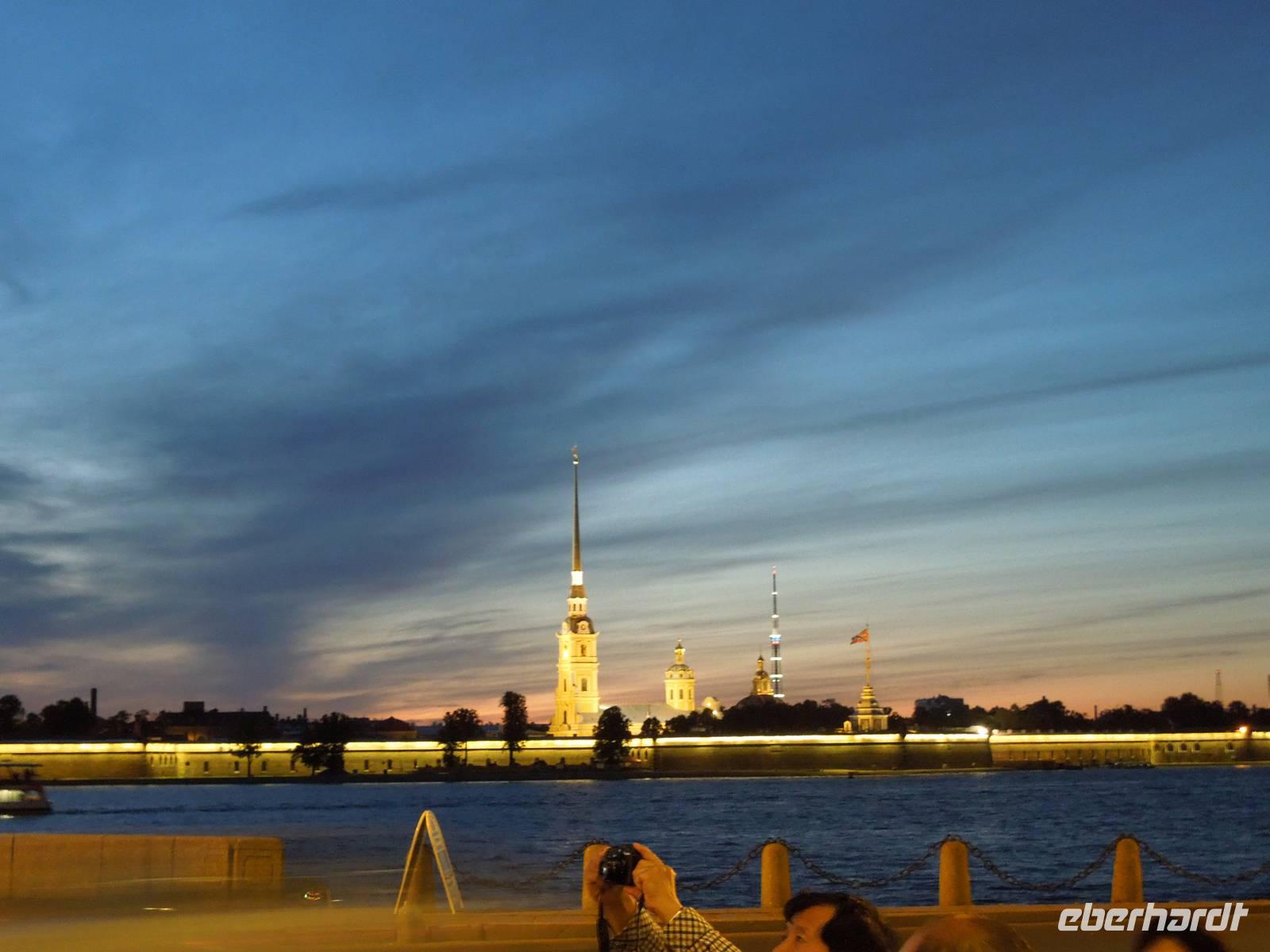 243 Peter-Paul-Festung bei Dämmerung