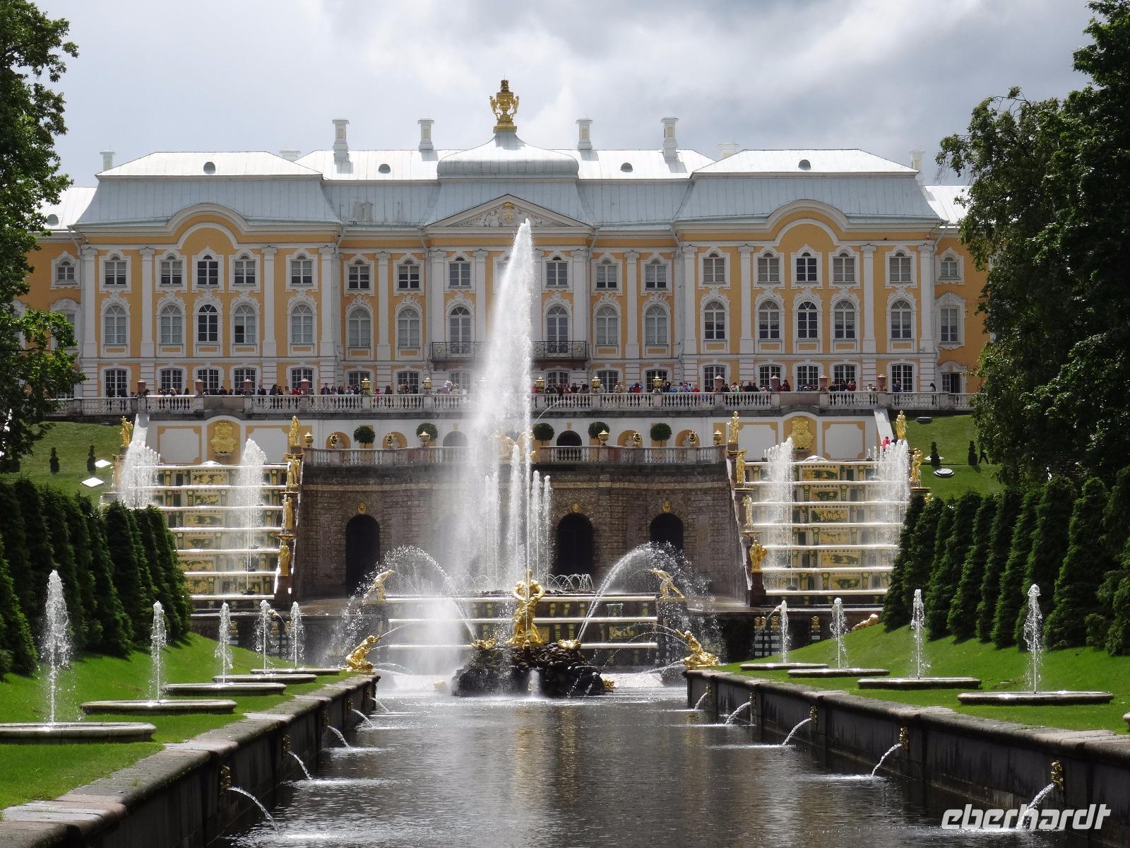Peterhof, Blick auf den großen Palast