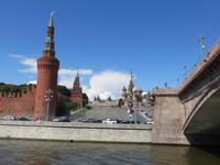 Moskwa Flussschifffahrt: Blick zur Basiliuskathedrale