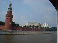 Moskau: Kreml von der Moskva aus
