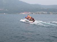 über die Angara im Motorboot