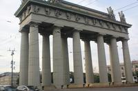 Moskowskie Worota aus dem Jahr 1834-1838, gewidmet dem Sieg im Krieg gegen der Türkei.