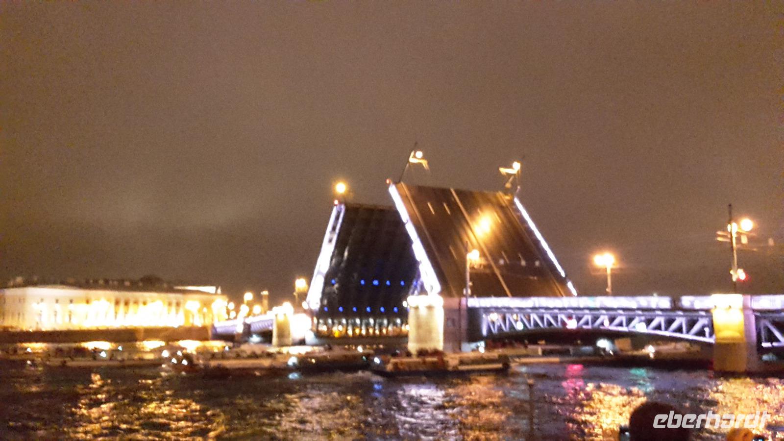 Brückenöffnung Lichterfahrt