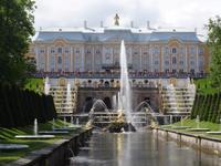 Peterhof - große Kaskade nach der Eröffnung der Wasserspiele