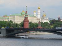 Moskwa-fluss mit Kreml