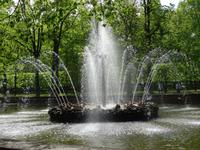 Peterhof, Sonnen-Fontäne