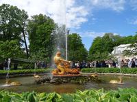 Peterhof, Triton-Fontäne