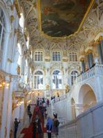 Im prächtigen Treppenhaus der Eremitage