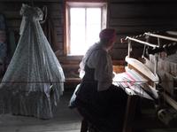 Weberin bei der Arbeit 