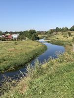 Susdal: Die Landschaft am Fluß